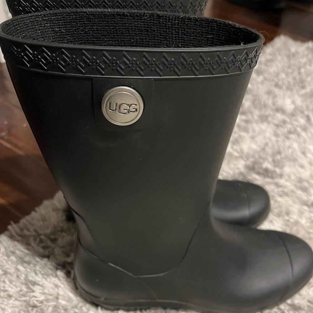 Ugg rain boots